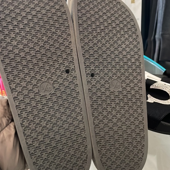 True religion sandals - Picture 3 of 3